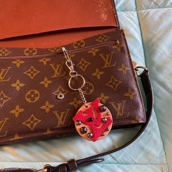 Louis Vuitton Rabat Clutch - Picture 9 of 13